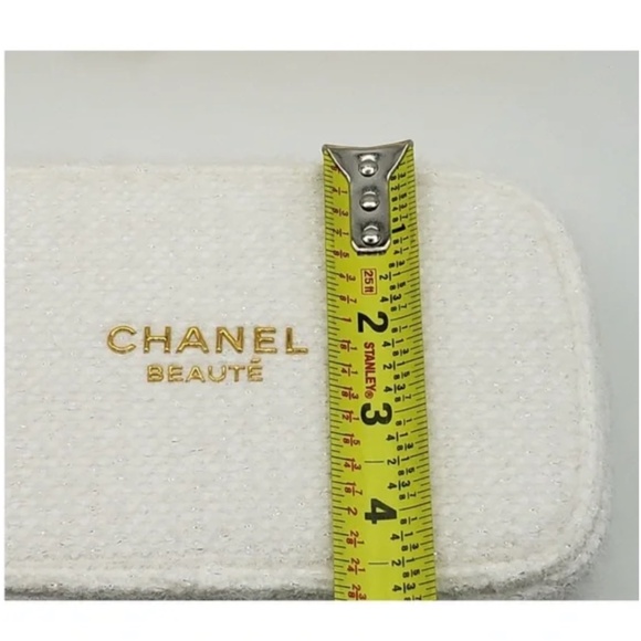 NIB Authentic Chanel Cosmetic Make up Bag White with Gold Ornament - Picture 4 of 6